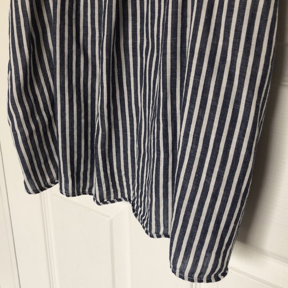 Old Navy Ruffle Tank - Picture 6 of 8